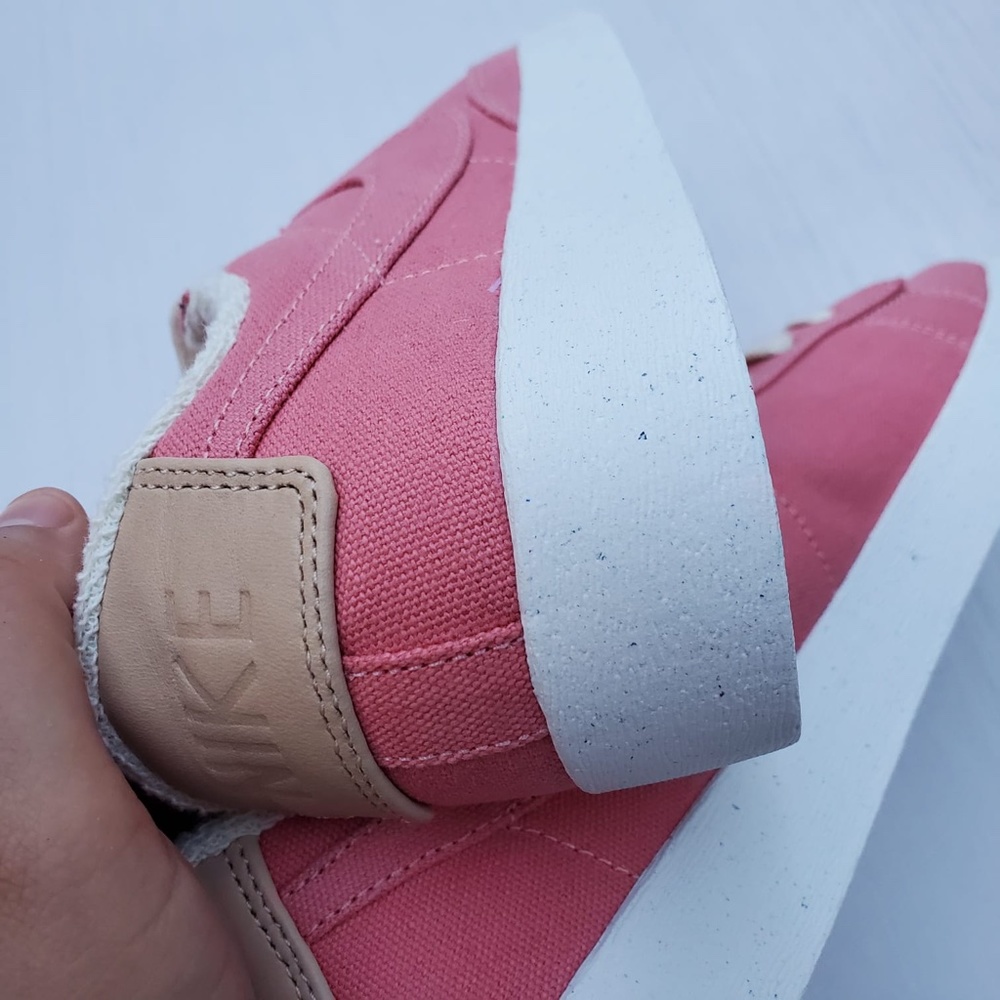 WOMEN'S NIKE BLAZER LOW LX CASUAL SHOES - Picture 3 of 10
